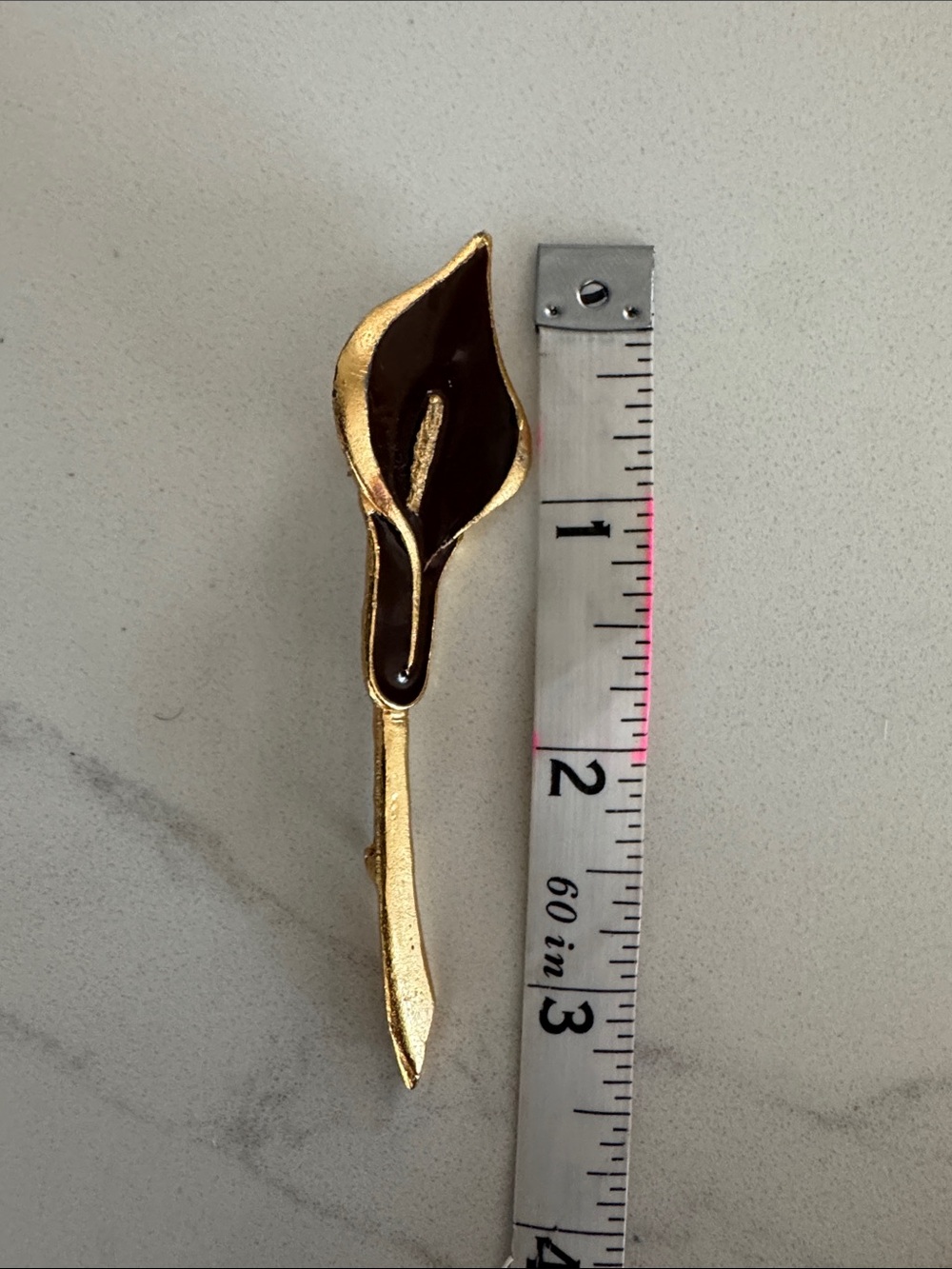 VINTAGE Gold and Brown Floral Calla Lily Brooch - Picture 4 of 8